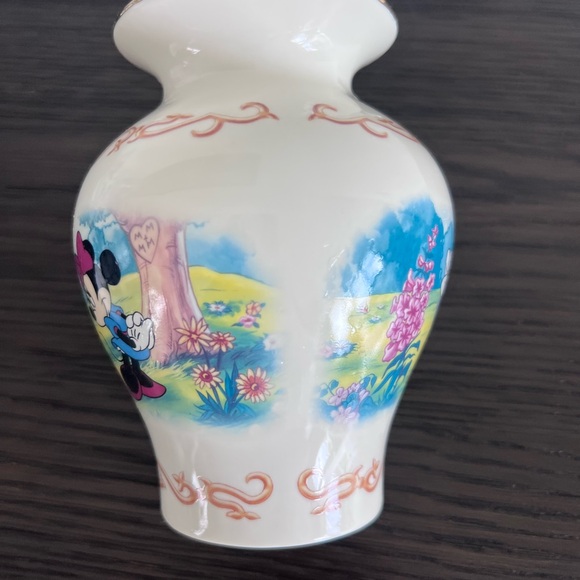 Disney Animated Classics vase by Lenox Mickey, Minnie, Donald and Daisy - Picture 8 of 8